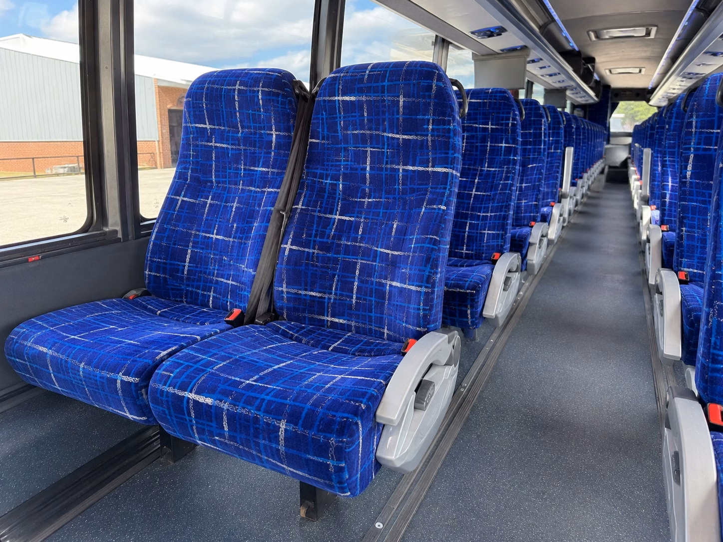 guest shuttle service between lewisville hotels and wedding venues
